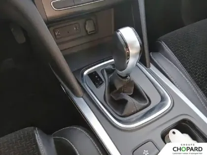 Photo 20 Renault Megane Mégane IV Berline TCe 140 EDC FAP