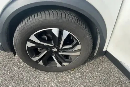 Photo 11 Peugeot 2008  PureTech 130 S&S EAT8