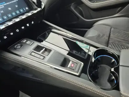 Photo 12 Peugeot 508  SW Hybrid 225 e-EAT8