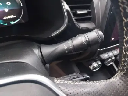 Photo 20 Renault Arkana  E-Tech hybride 145 - 22