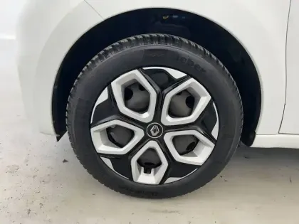 Photo 27 Renault Twingo Gén. III (C07) Ph2 Limited 5