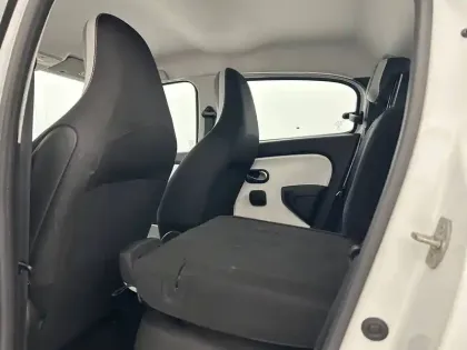 Photo 35 Renault Twingo Gén. III (C07) Ph2 Limited 5