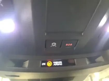 Photo 17 Peugeot 3008  Hybrid 145 e-DCS6