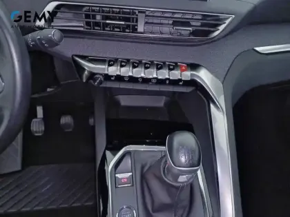 Photo 70 Peugeot 3008  Puretech 130ch S&S BVM6