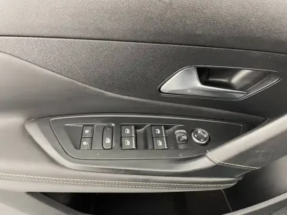 Photo 33 Peugeot 408  PHEV 225 e-EAT8