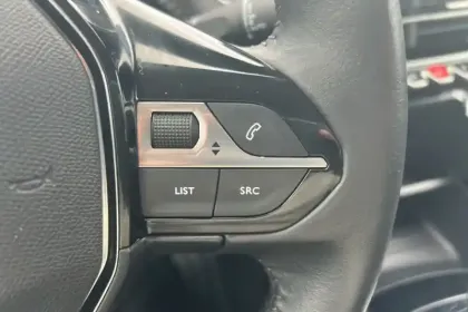 Photo 16 Peugeot 208  Electrique 50 kWh 136ch