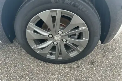 Photo 11 Peugeot 208  Electrique 50 kWh 136ch