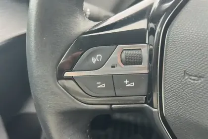 Photo 17 Peugeot 208  Electrique 50 kWh 136ch