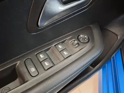 Photo 12 Peugeot 208  PureTech 130 S&S EAT8