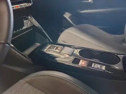 Photo 68 Peugeot 208  PureTech 130 S&S EAT8