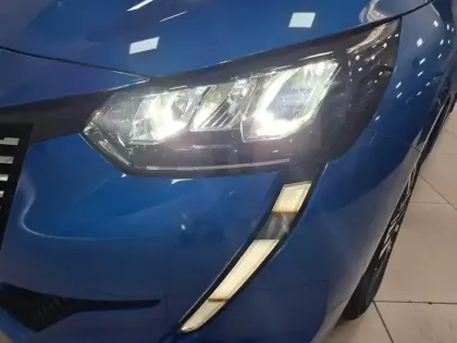 Photo 71 Peugeot 208  PureTech 130 S&S EAT8