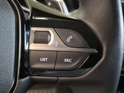 Photo 60 Peugeot 208  PureTech 130 S&S EAT8