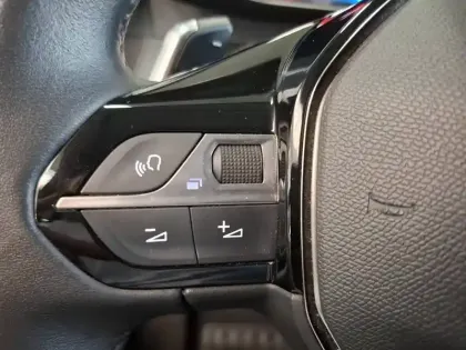 Photo 14 Peugeot 208  PureTech 130 S&S EAT8