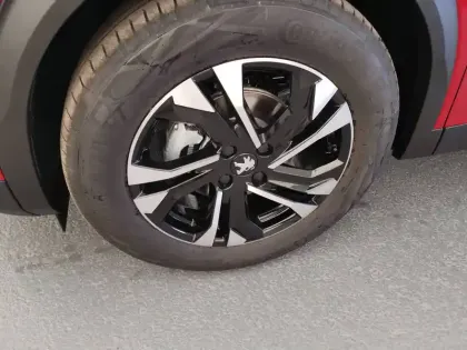 Photo 48 Peugeot 2008  PureTech 130 S&S EAT8