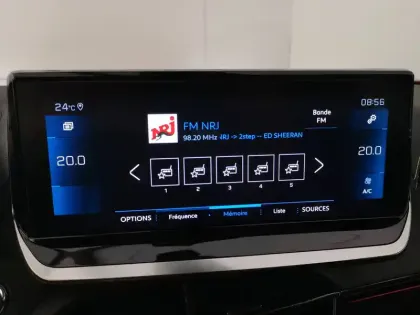 Photo 31 Peugeot 2008  PureTech 130 S&S EAT8