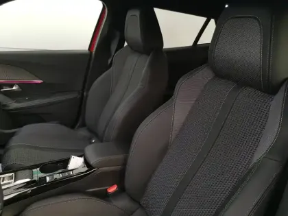 Photo 23 Peugeot 2008  PureTech 130 S&S EAT8