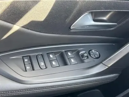 Photo 19 Peugeot 308  PureTech 130ch S&S EAT8 Allure