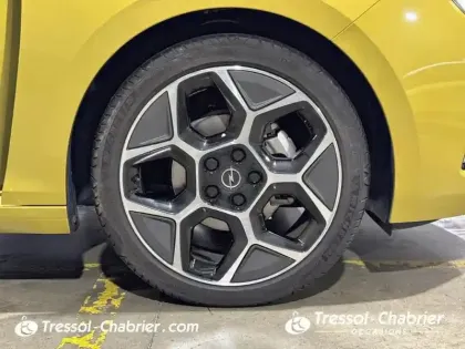 Photo 14 Opel Astra  1.2 Turbo 130 ch BVA8 GS