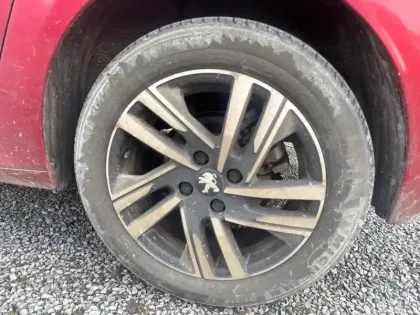 Photo 14 Peugeot 208  PureTech 100 S&S BVM6 Allure Pack