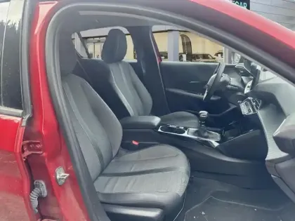 Photo 8 Peugeot 208  PureTech 100 S&S BVM6 Allure Pack