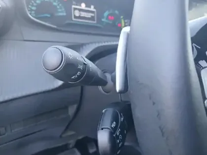 Photo 16 Peugeot 2008  Hybrid 145 e-DCS6 Style