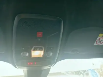 Photo 24 Peugeot 2008  Hybrid 145 e-DCS6 Style