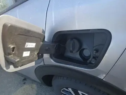 Photo 26 Peugeot 2008  Hybrid 145 e-DCS6 Style