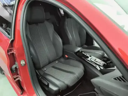 Photo 8 Peugeot 208  PureTech 100 S&S EAT8 GT