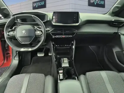 Photo 9 Peugeot 208  PureTech 100 S&S EAT8 GT