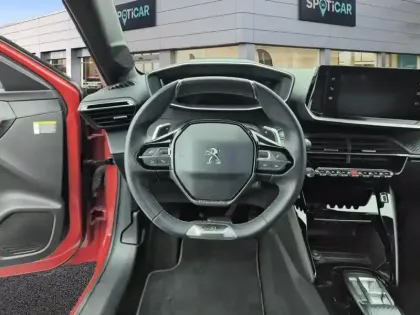 Photo 11 Peugeot 208  PureTech 100 S&S EAT8 GT