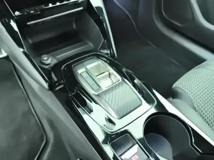 Photo 23 Peugeot 208  PureTech 100 S&S EAT8 GT