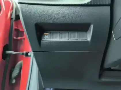 Photo 17 Peugeot 208  PureTech 100 S&S EAT8 GT