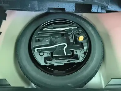 Photo 26 Peugeot 208  PureTech 100 S&S EAT8 GT