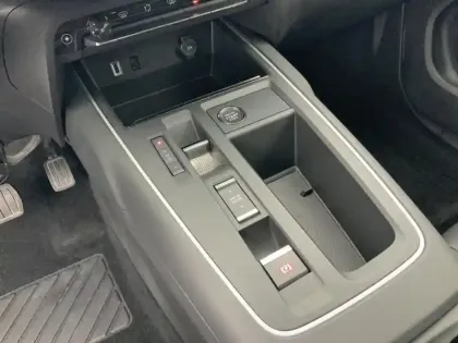 Photo 23 Citroën C5 aircross  Hybride Rechargeable 225 e-EAT8 C-Series