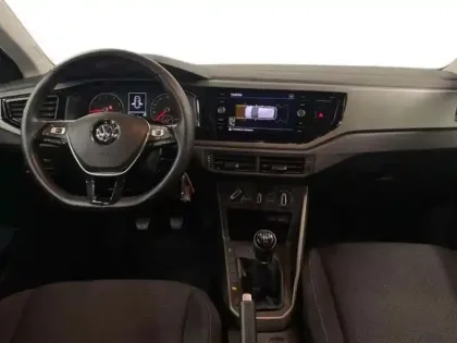 Photo 7 Volkswagen Polo 1.0 TSI 95 S&S BVM5 Confortline