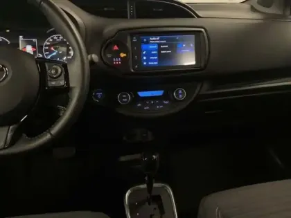 Photo 9 Toyota Yaris HYBRIDE RC18 100h Collection