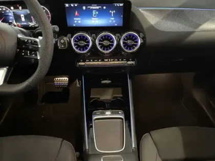 Photo 16 Mercedes GLA 200 d AMG Line