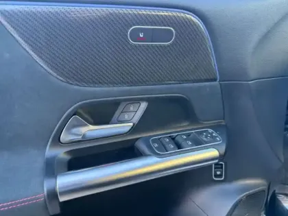 Photo 10 Mercedes Classe B 200 d AMG Line