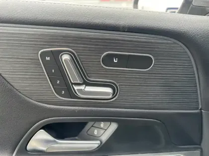 Photo 13 Mercedes GLB 220 d 4MATIC AMG Line