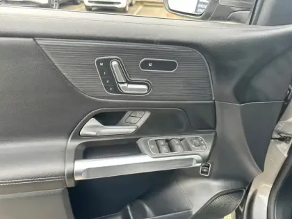 Photo 14 Mercedes GLB 220 d 4MATIC AMG Line