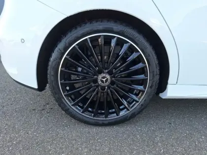 Photo 8 Mercedes Classe A 200 AMG Line