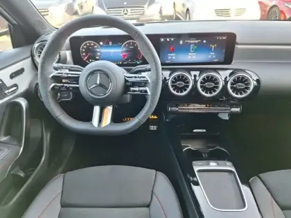 Photo 10 Mercedes Classe A 200 AMG Line