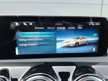 Photo 15 Mercedes Classe A 200 AMG Line