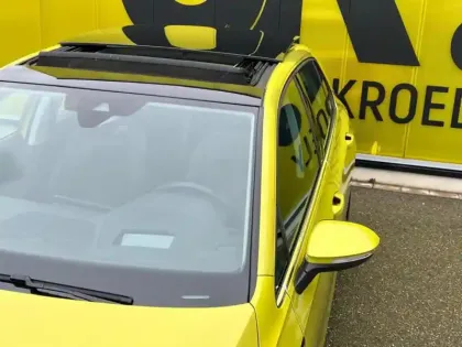 Photo 23 Volkswagen Golf Gén. VIII Ph1 Style 1st 5