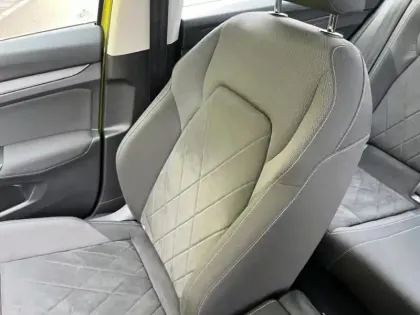 Photo 21 Volkswagen Golf Gén. VIII Ph1 Style 1st 5