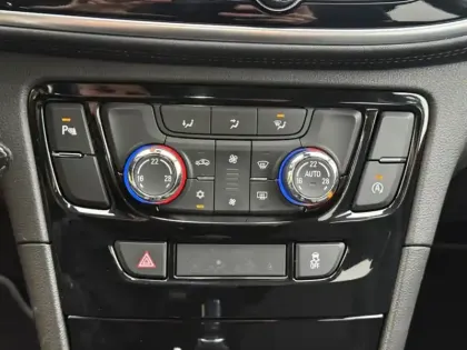 Photo 19 Opel Mokka Gén. I Ph1 Color Edition 5