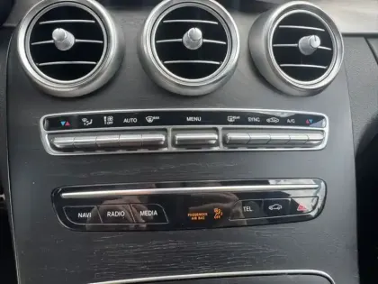 Photo 19 Mercedes Classe C  200 d Berline AMG Lin