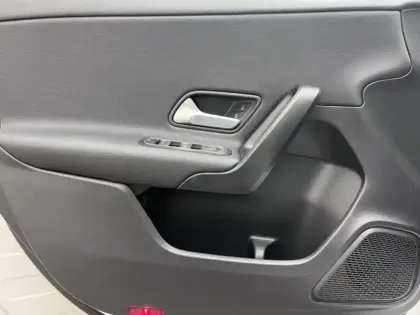 Photo 11 Mercedes Classe A Gén. IV (W177) Ph1 Style Line 5