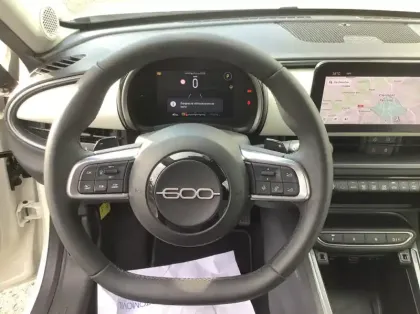 Photo 17 Fiat 600 Nouvelle T-Gen 3 1.2 Hybrid 110ch eDCT6 La Prima