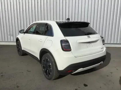 Photo 6 Fiat 600 Nouvelle T-Gen 3 1.2 Hybrid 110ch eDCT6 La Prima